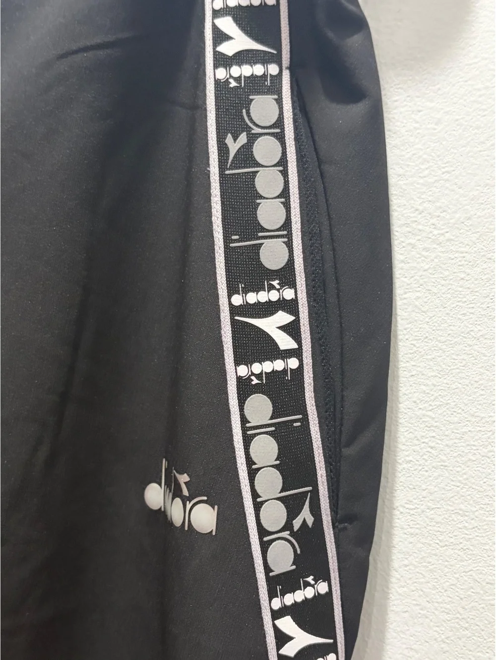 Diadora Black Athletic Jogger Sweatpants – Men's Size Small (US S / ITA M)
